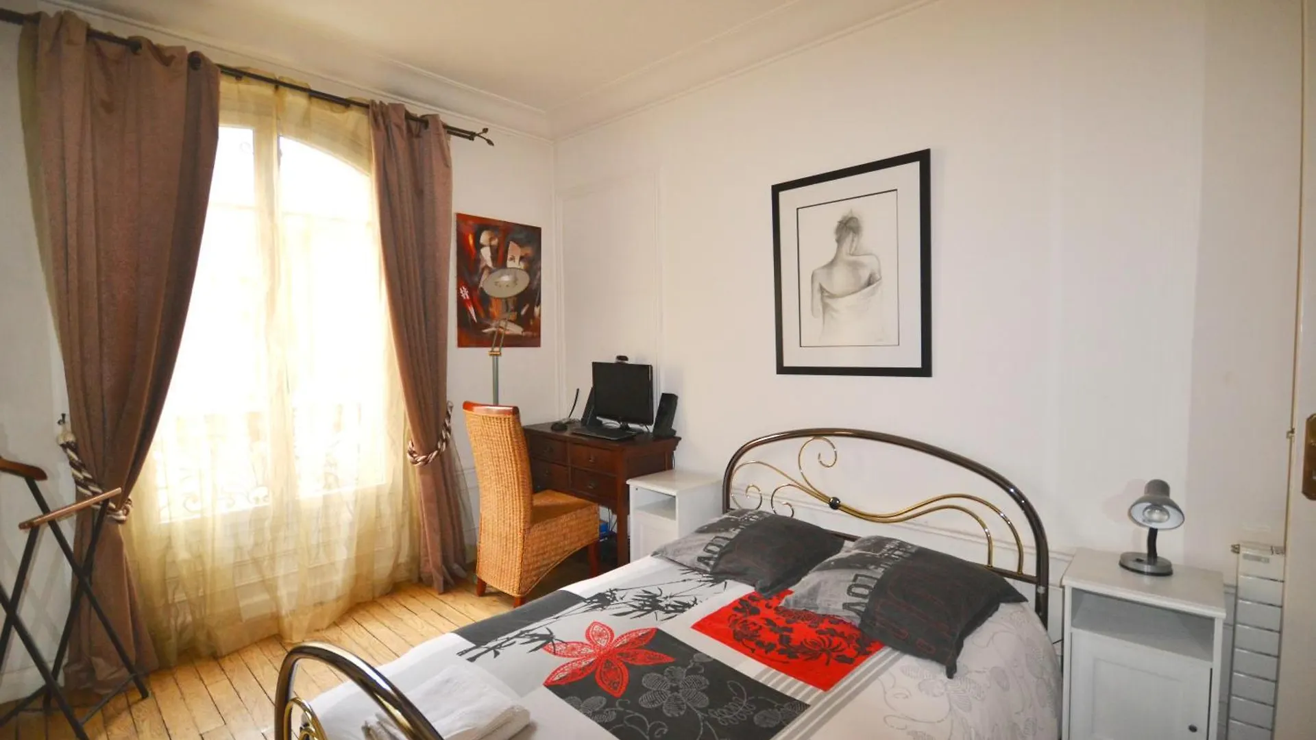 Great Near Rue Daguerre * Paris
